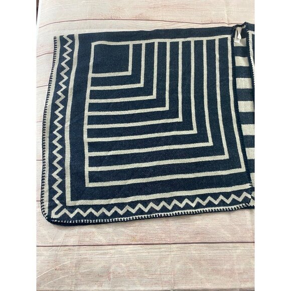 Ann Taylor Loft Blue And White Patterned Poncho - OS - Picture 3 of 11